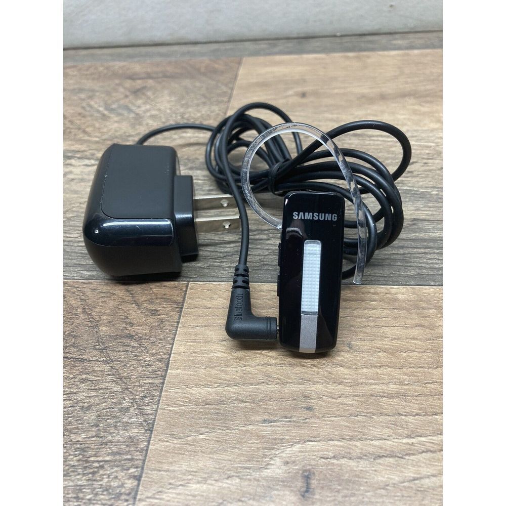 Samsung WEP650 Lightweight Wireless‎ Bluetooth Headset With Charger
